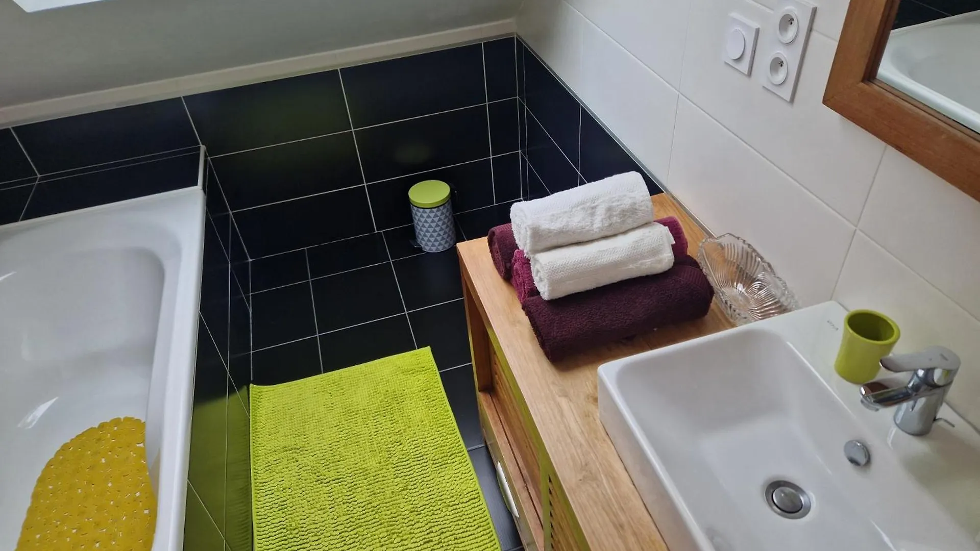 Holiday home Jolie Maison Au Pied Des Plages - Jacuzzi Guidel France